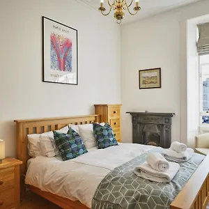 Comely Bank Apartment